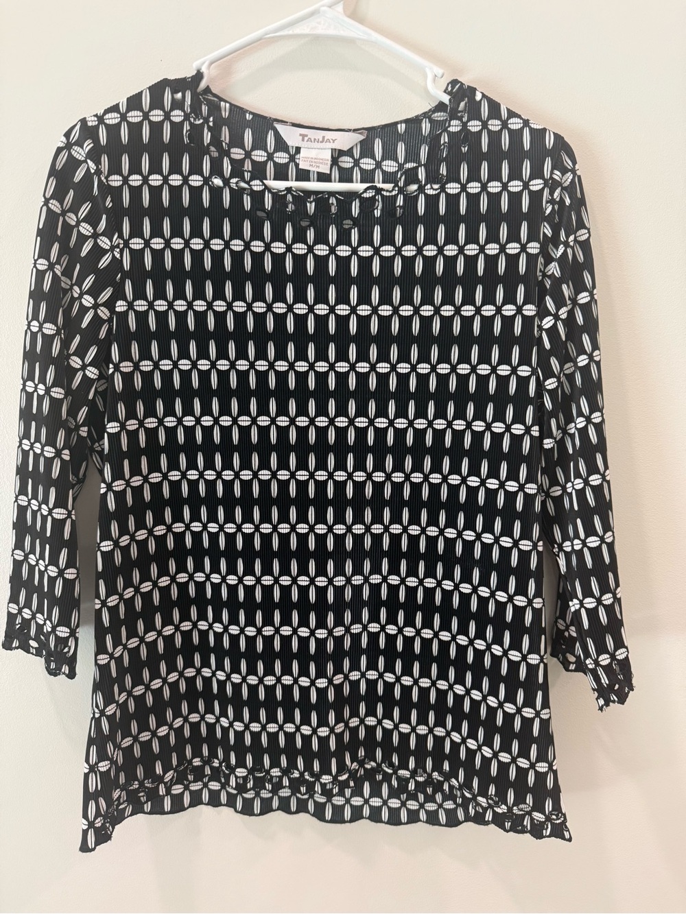 TanJay Black/White Geometric Top, Size Medium, EUC